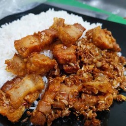 หมูกรอบ กระเทียม