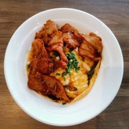 ข้าวไข่ข้นหมูทอด