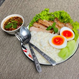 ข้าวคอหมูย่าง_Yummy_Yummy