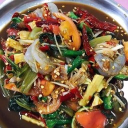ตำรวมมิตรกุ้งสด+หมูยอ+คางปลาหมึก+หน่อไม้