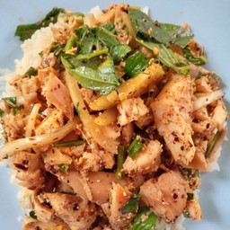 ข้าวยำไก่แซ่บ