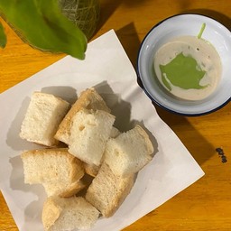 ปังนึ่ง + สังขยาใบเตย