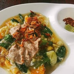 ราดหน้าฮ่องเต้เนื้อโคขุน