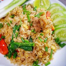 ข้าวผัดหมู กล่องใหญ่ (พิเศษ)