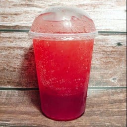 สตรอเบอร์รี่โซดา