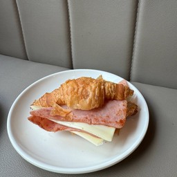Croissant ham cheese
