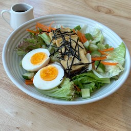 สลัดเต้าหู้ไข่ต้ม