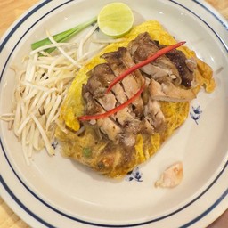ผัดไทยไก่ย่าง