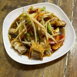 ส้มตำ หมูกรอบ