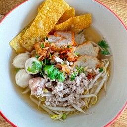 ก๋วยเตี๋ยวหมูต้มยำโบราณ โชคชัย4ซอย67