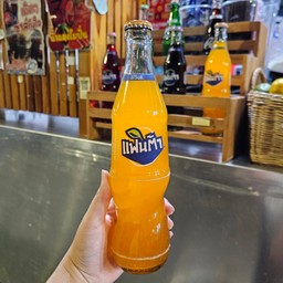 น้ำส้ม ใส่แก้วโอ่ง