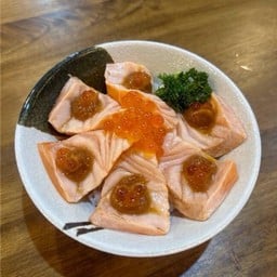 Lm ข้าวหน้าแซลมอนซอสมิโซะ