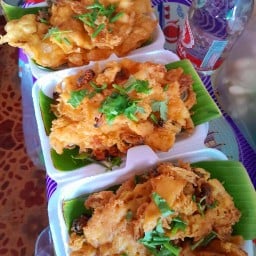 ผัดไทยริมทาง