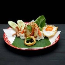 กะเพราจัมโบ้ยักษ์ รวม 3 อย่างไข่ดาว