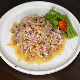 ยำแหนมสด (ที่ไม่ใช่แหนม)