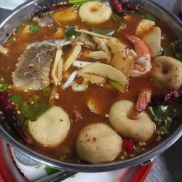 ต้มโคล้งรวมมิตร หม้อ