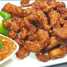 ข้าวหมูทอดงา+น้ำจิ้มแจ่ว
