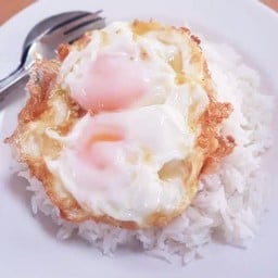 ร้านกระเพราน้องภัทร