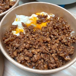 ข้าวหมูสับกระเทียม