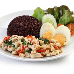 ข้าวไรเบอร์รี่ กะเพราไก่คลีน ไข่ต้ม
