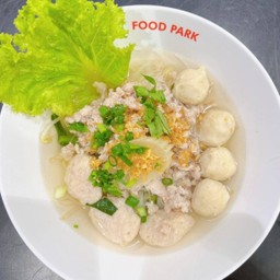 ก๋วยเตี๋ยวหมูสับลูกชิ้นหมู