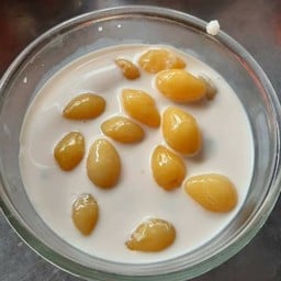 แปะก๊วยนมสด