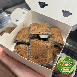 แม่สนม บ้าบิ่นมะพร้าวอ่อน