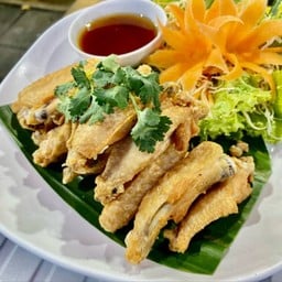 ปีกไก่ทอดน้ำปลา
