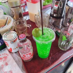เขียวโซดามะนาว