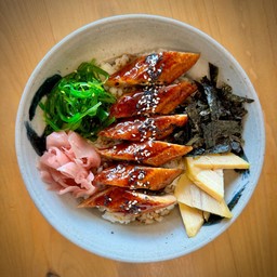 ข้าวหน้าปลาไหลญี่ปุ่นย่างซีอิ้ว-