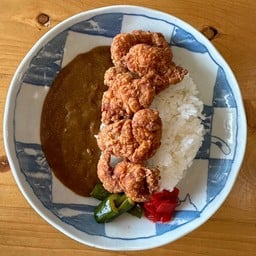 ข้าวหน้าแกงกะหรี่ญี่ปุ่นไก่คาราเกะ-