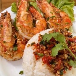 ข้าวกุ้งคั่วพริกเกลือ