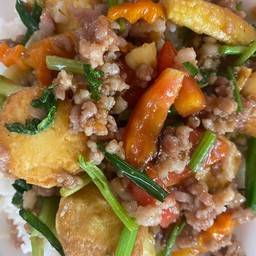 ผัดเต้าหู้ทรงเครื่อง