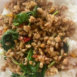 กระเพราหมูสับ