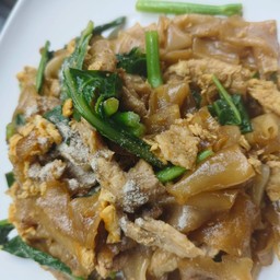 ผัดซีอิ๊วเส้นใหญ่