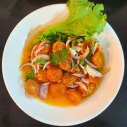 ยำไข่แดง