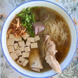 ริมทุ่ง ก๋วยจั๊บสูตรดั้งเดิม