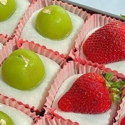 ไดฟุกุ องุ่น2ลูก สตรอว์2ลูก(โชว์)  (ทำ20นาที)