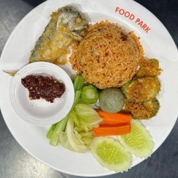 ข้าวคลุกน้ำพริกตาแดง