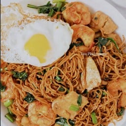 Indonesian Mie Gorang Noodle Stir Fried. + Drink