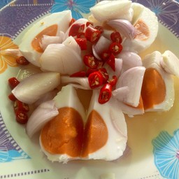 ยำไข่เค็ม