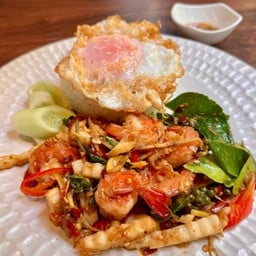 กุ้งผัดฉ่า + ไข่ดาว