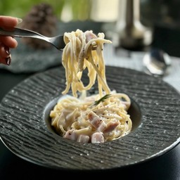 [อร่อยซ่ากับโค้ก] สปาเกตตี้ คาโบนาร่า +  โค้ก ออริจินัล (กระป๋อง)