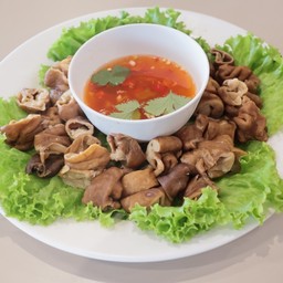 ไส้หมูตุ๋น + น้ำจิ้ม
