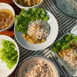 หมี่ไก่ฉีก ครัวบ้านแม่