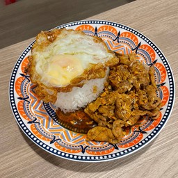 ไก่กระเทียม ราดข้าว