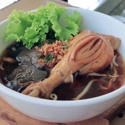 ก๋วยเตี๋ยวไก่ตุ๋น