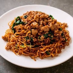 มาม่าผัดขี้เมาหมูสับ