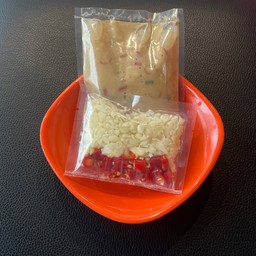 น้ำจิ้มงาสูตรของทางร้าน (ปรุงเรียบร้อยแล้ว) 秘制小料