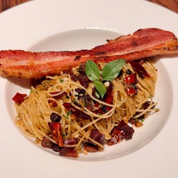 Pasta Chili Bacon (เบคอนพริกแห้ง)